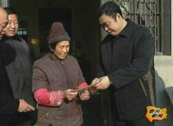 孫云慰問開發(fā)區(qū)困難群眾