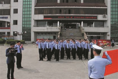 ���P�h�Ĺ�s���y�̓������L���Mһ�������h�T���R����ӛ�h����ּ�������h�T�s�u�к�ʹ���У��B�Ձ�������_չȫ�w�h�T���н������h֧����ӛ�oÿ���h�T����h�ա����h�����ĵȻ�ӣ�׌�h�T���������ݣ�չʾ�h�T���󣬽���Ⱥ���O�������������𶷱����������h�T�����������h���������h�������¸�֣��������M���ɌWһ�����W�����������õط��յط���������lչ���ṩ�������ľ��������˼�뱣�C�����^܊ �S����