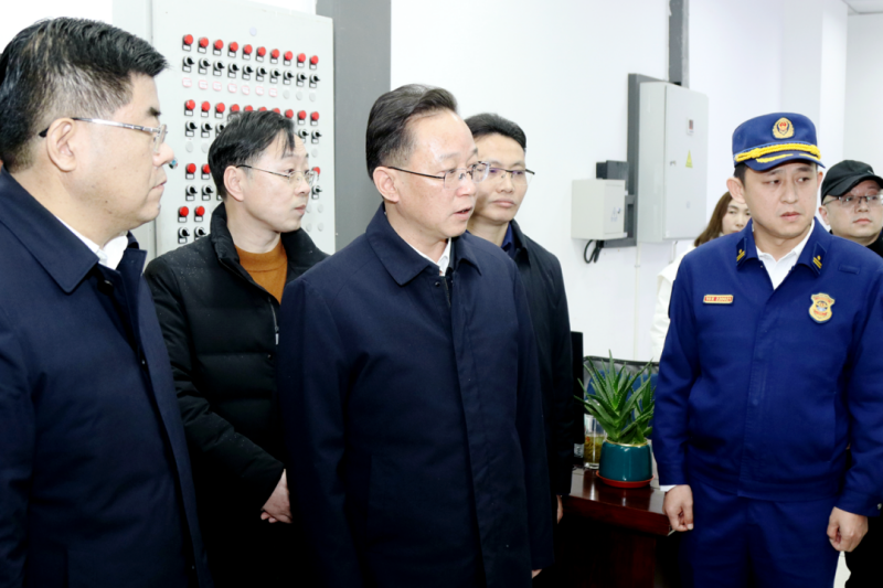 張坤檢查消防安全工作